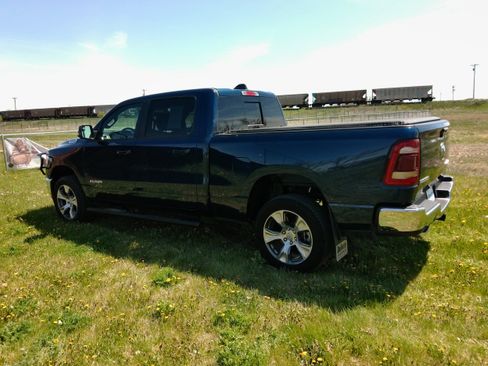 Used 2024 RAM 1500 Laramie AWD/4WD image 5