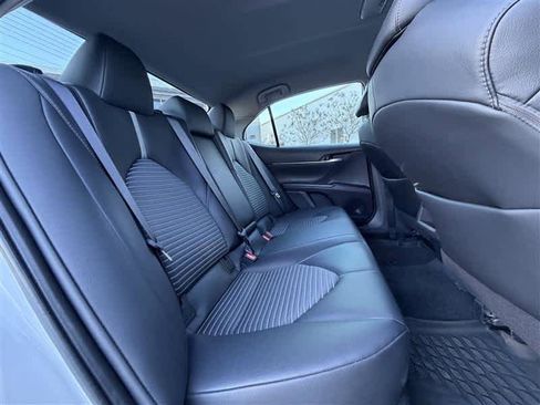 Used 2020 Toyota Camry SE image 9