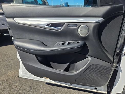 Used 2019 INFINITI QX50 Essential w/ Proactive Package FWD image 18