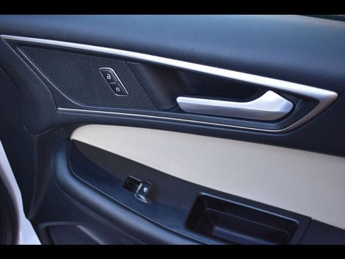 Used 2016 Ford Edge SEL image 35