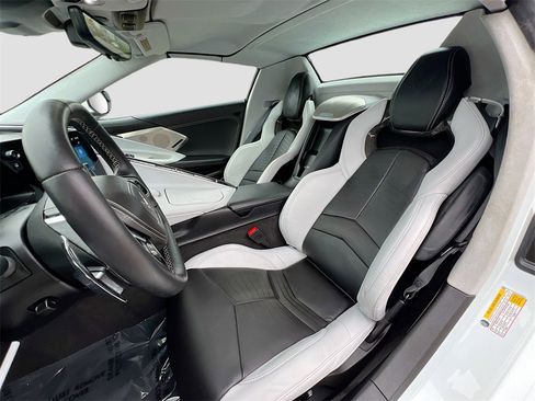 Used 2025 Chevrolet Corvette Stingray Premium Conv w/ Z51 Performance Package image 22