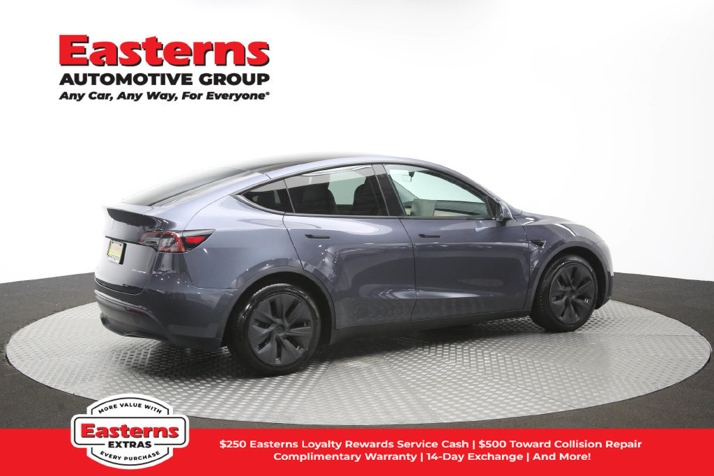 Used 2022 Tesla Model Y Long Range AWD/4WD image 38