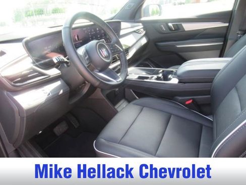 Used 2025 Buick Enclave Preferred FWD image 12