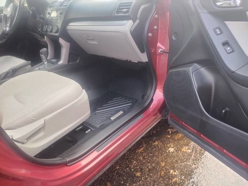Used 2015 Subaru Forester 2.5i Limited image 21