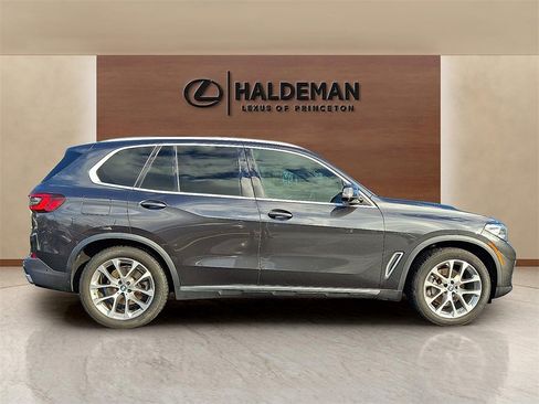 Used 2022 BMW X5 xDrive40i w/ Premium Package image 7