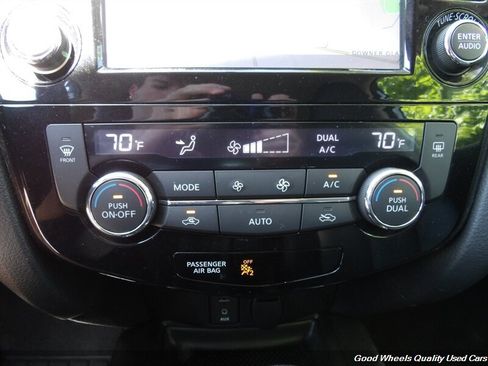 Used 2015 Nissan Rogue SL AWD/4WD image 26