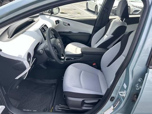 Used 2020 Toyota Prius LE FWD image 20