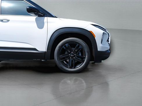 New 2026 Chevrolet TrailBlazer LT w/ Convenience Package FWD image 7