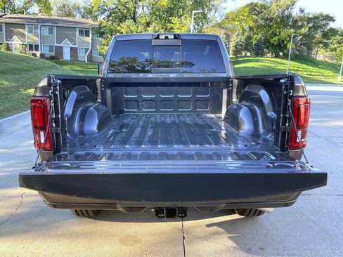 New 2025 RAM 2500 Laramie AWD/4WD image 9