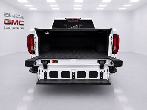Used 2024 GMC Sierra 1500 Denali w/ Technology Package AWD/4WD image 11