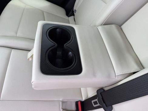 Used 2023 Cadillac XT5 Sportv w/ LPO, Floor Liner Package AWD/4WD image 20