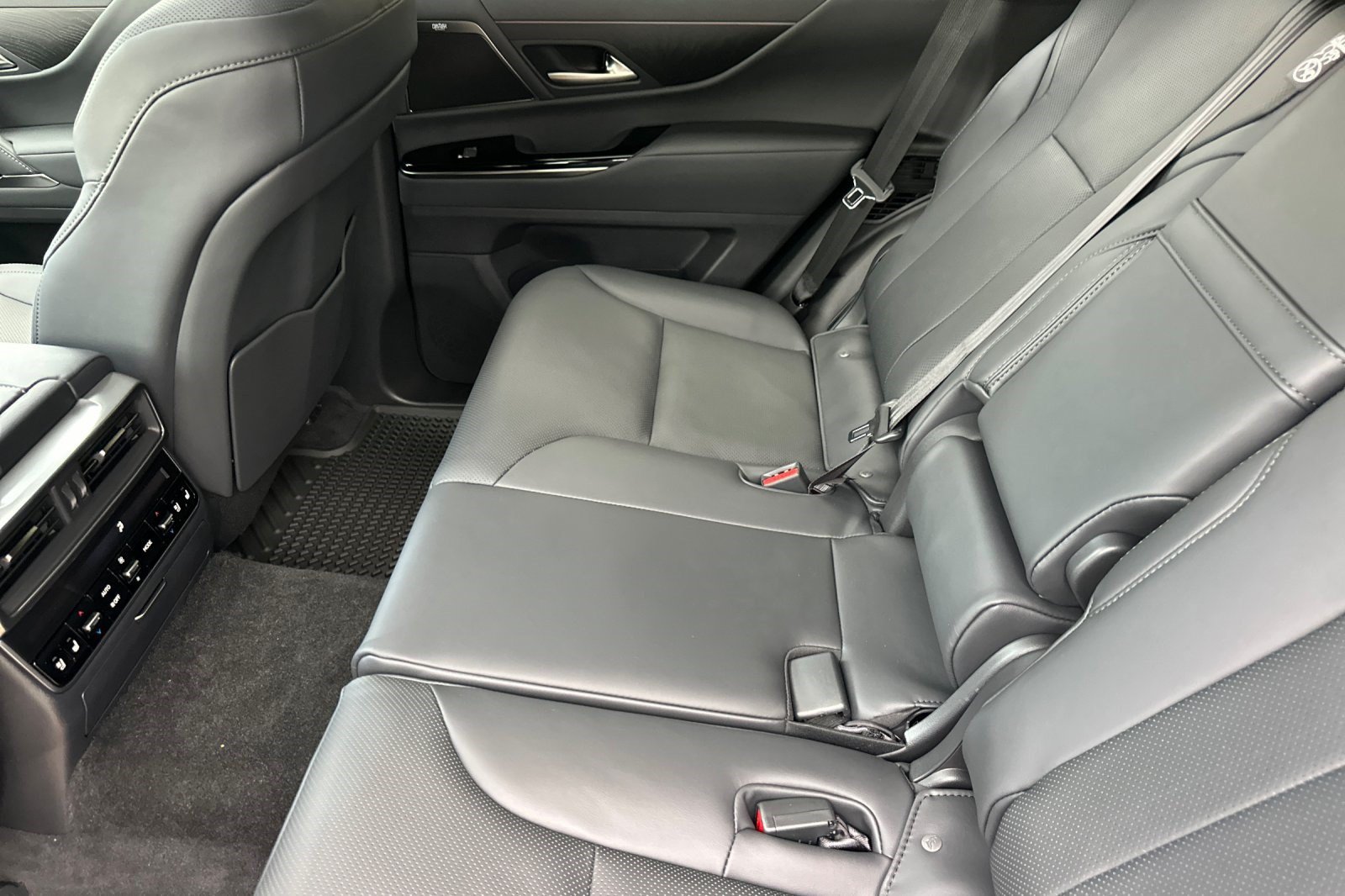 New 2026 Lexus LX 700h Overtrail w/ Accessory Package (Z1) AWD/4WD image 20