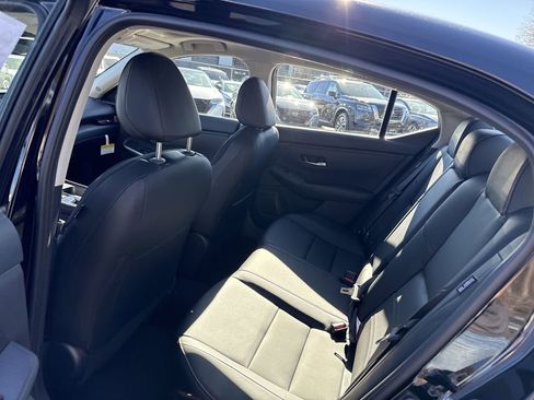 New 2025 Nissan Sentra SR w/ SR Premium Package FWD image 16