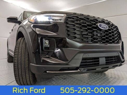 New 2025 Ford Explorer ST-Line w/ Premium Package image 29