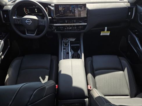 New 2026 Nissan Pathfinder SL image 16