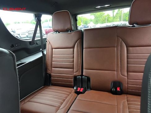Used 2023 GMC Yukon XL Denali Ultimate AWD/4WD image 27