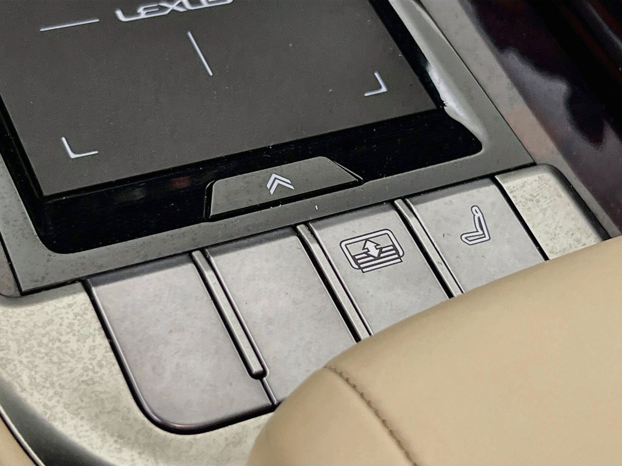 Used 2020 Lexus LS 500 AWD w/ Interior Upgrade Package image 19