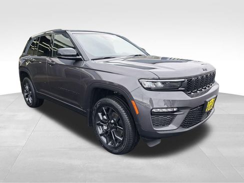 New 2025 Jeep Grand Cherokee Limited w/ MOPAR Finishing Package AWD/4WD image 8