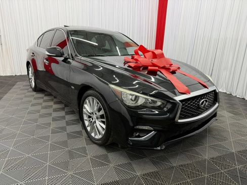 Used 2018 INFINITI Q50 Luxe w/ Cargo Package (L95) AWD/4WD image 2