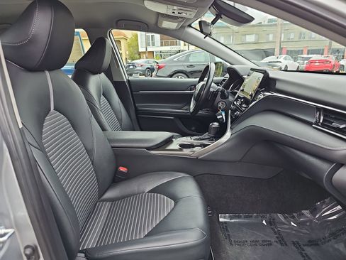 Used 2023 Toyota Camry SE FWD image 10