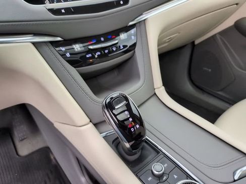 Used 2023 Cadillac XT5 Premium Luxury w/ Technology Package FWD image 20