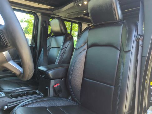 Used 2024 Jeep Wrangler High Altitude AWD/4WD image 13