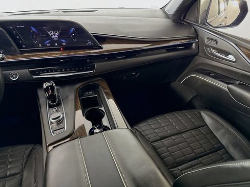 Used 2024 Cadillac Escalade ESV Sport Platinum w/ LPO, ONYX Package AWD/4WD image 25