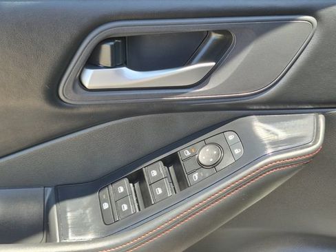 Certified 2025 Nissan Rogue SV AWD/4WD image 8