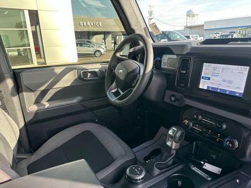 Certified 2023 Ford Bronco 4-Door AWD/4WD image 11