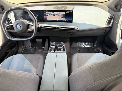 Used 2022 BMW iX xDrive50 w/ Premium Package AWD/4WD image 16