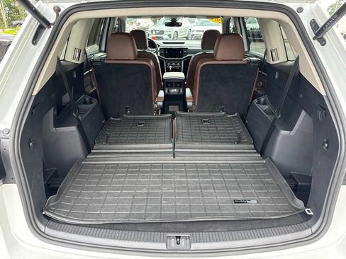 Used 2023 Volkswagen Atlas SEL R-Line AWD/4WD image 10