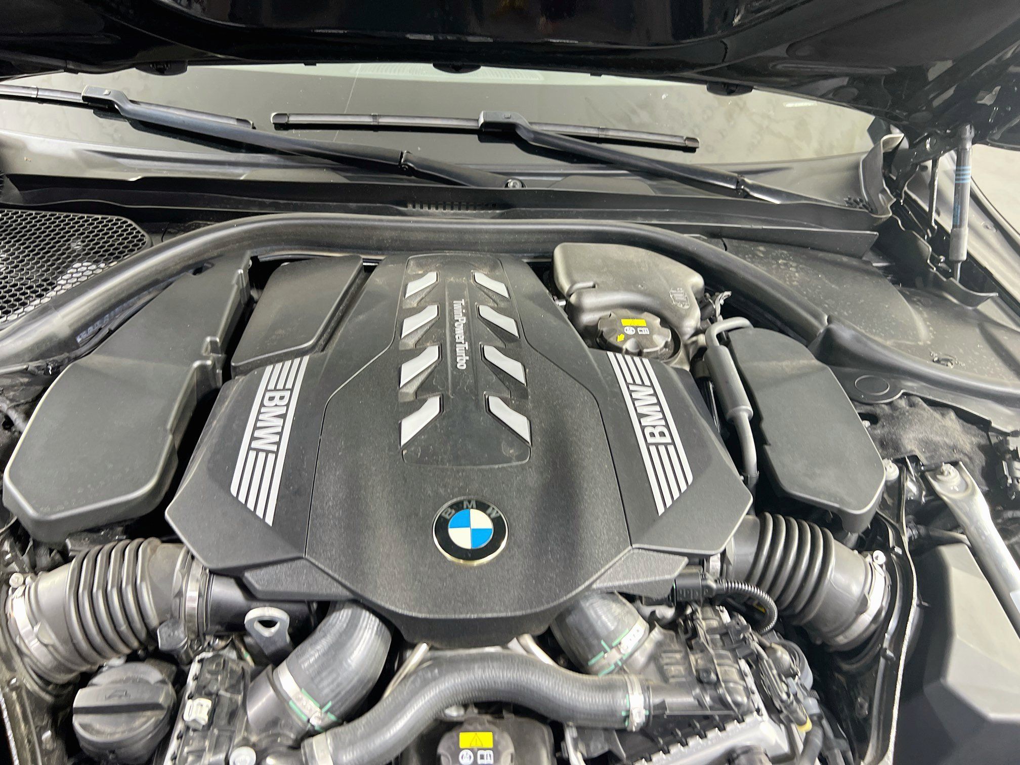 Used 2022 BMW 750i xDrive w/ Executive Package AWD/4WD image 32
