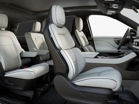 New 2026 Lincoln Aviator Black Label w/ Jet Appearance Package AWD/4WD image 42