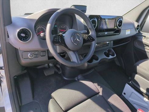 New 2025 Mercedes-Benz Sprinter 2500 image 3