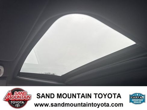 Used 2023 Toyota Sienna XSE image 16