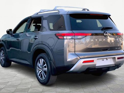 Used 2023 Nissan Pathfinder SL image 4