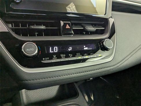 Used 2025 Toyota Corolla SE image 15