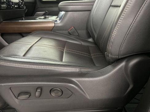 Used 2024 Chevrolet Silverado 3500 High Country w/ High Country Premium Package image 7