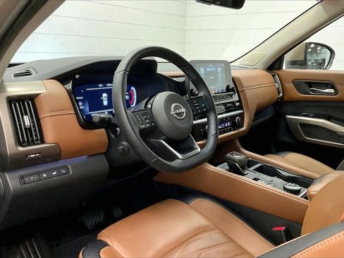 Certified 2024 Nissan Pathfinder Platinum image 13