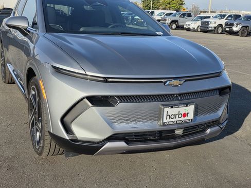 New 2026 Chevrolet Equinox EV LT w/ Convenience Package II image 9