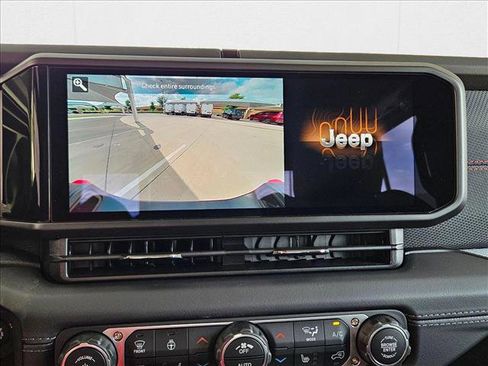 New 2025 Jeep Gladiator Rubicon w/ Convenience Group image 13