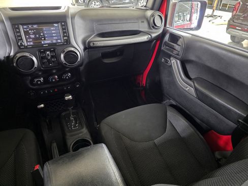 Used 2016 Jeep Wrangler Unlimited Sport image 13