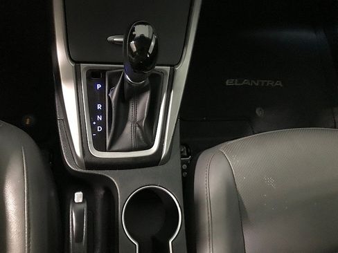 Used 2016 Hyundai Elantra Limited FWD image 29