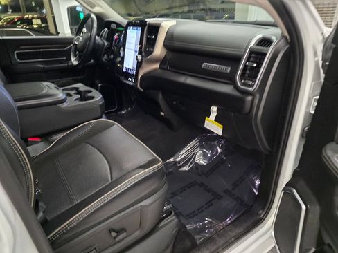 Used 2024 RAM 2500 Laramie AWD/4WD image 39