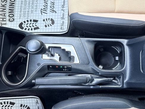 Used 2018 Toyota RAV4 XLE FWD image 22