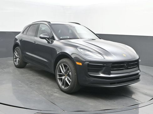 New 2026 Porsche Macan AWD/4WD image 9