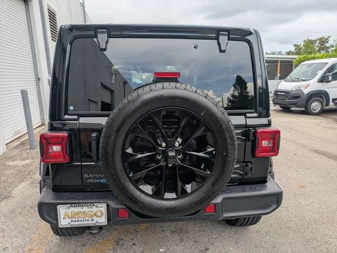 Used 2025 Jeep Wrangler Unlimited Sahara w/ Safety Group AWD/4WD image 7