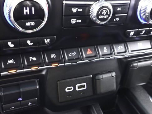 Used 2020 GMC Sierra 1500 SLT w/ SLT Premium Package AWD/4WD image 26