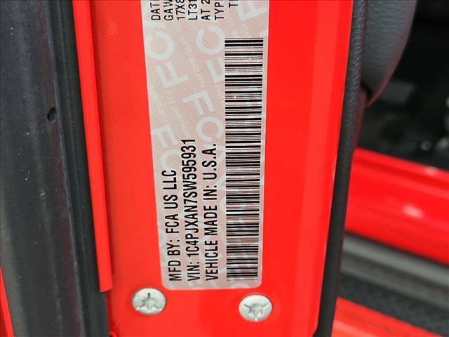 Certified 2025 Jeep Wrangler Sport AWD/4WD image 16