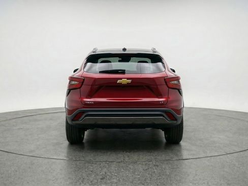 Used 2025 Chevrolet Trax LT FWD image 7